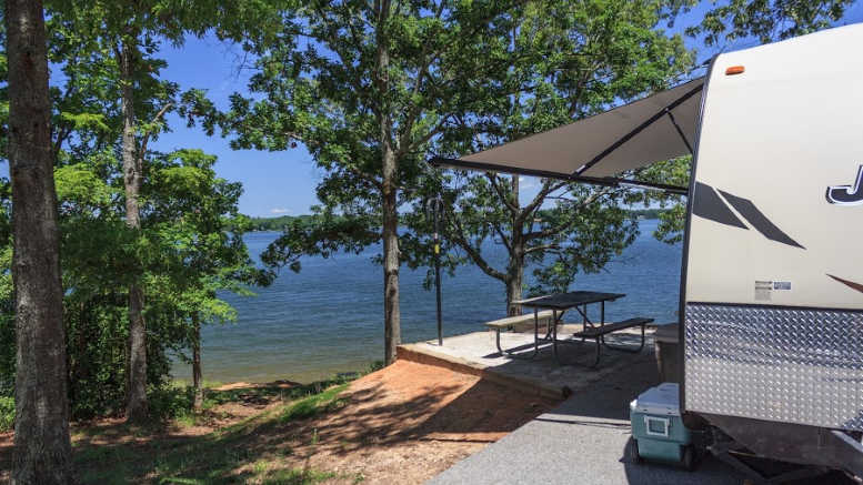 DECIPHERING THE BEST LAKES IN SOUTH CAROLINA FOR YOUR VISIT 2 DECIPHERING THE BEST LAKES IN SOUTH CAROLINA FOR YOUR VISIT