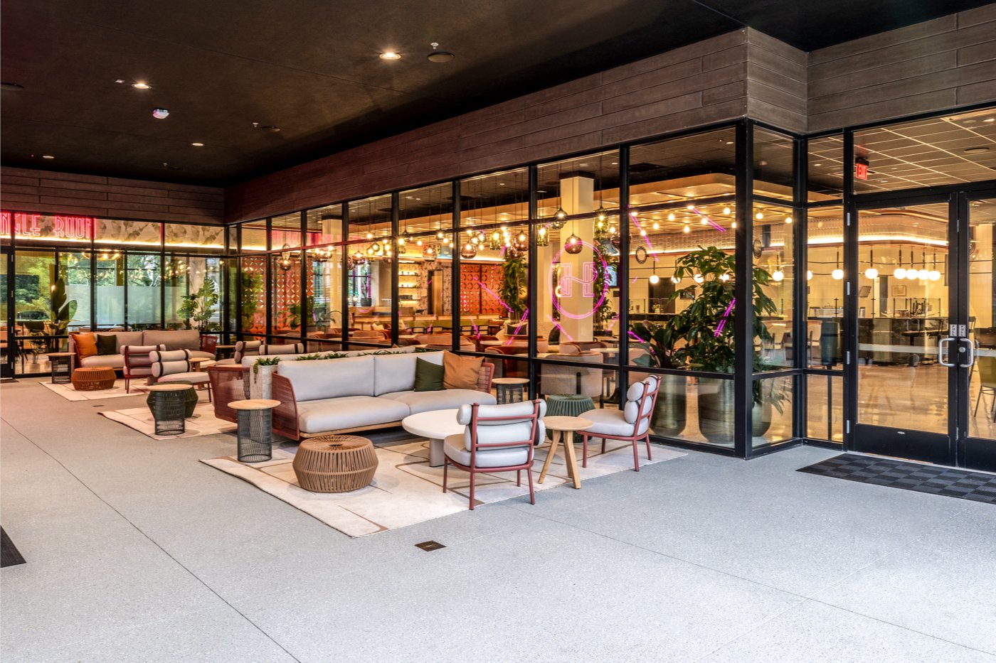 Halidom Eatery: Live Music, Craft Cocktails, and Gourmet Cuisine