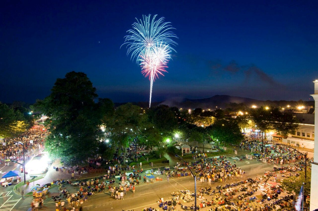 Fireworks, Parades, and Parking Tips: Cobb's Fourth of July Plans 1 Fireworks, Parades, and Parking Tips: Cobb's Fourth of July Plans