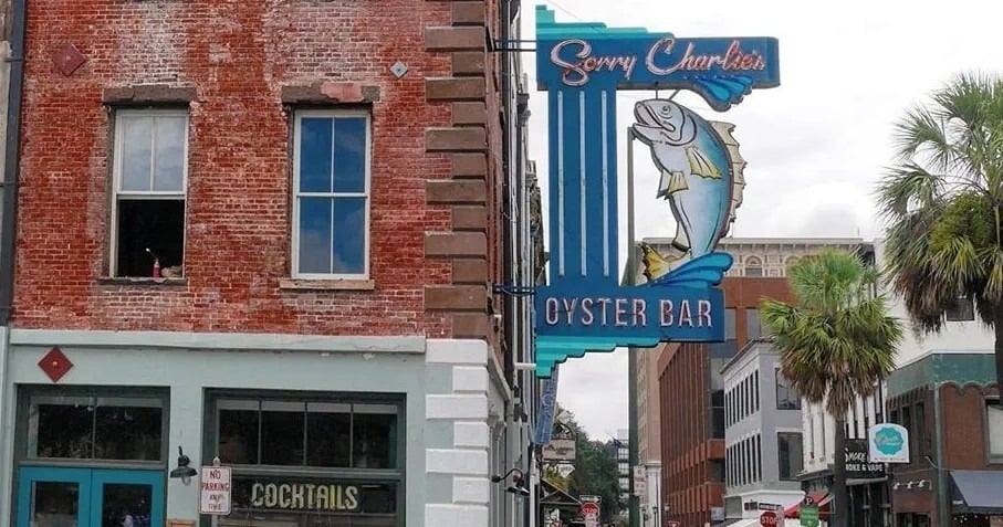 Walktails & Bar Bites Happy Hour Tour 9 Walktails & Bar Bites Happy Hour Tour